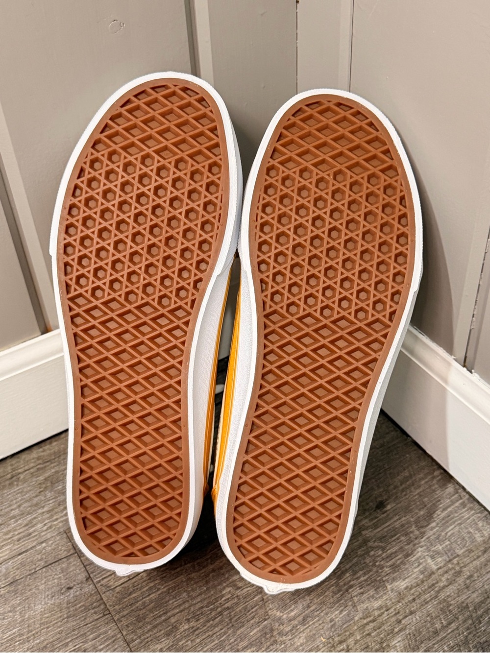 Vans Old Skool Women’s Yellow Canvas Skate Sneakers with White Stripe - Picture 6 of 9